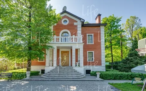 3-этажный коттедж 770 м² с отделкой