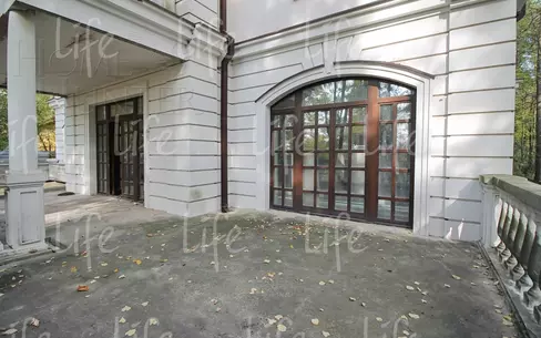 2-этажный коттедж 900 м² без отделки