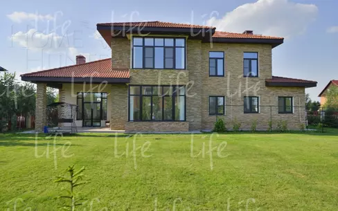 2-этажный коттедж 357 м² с отделкой