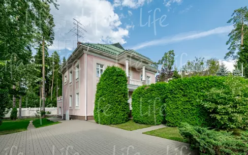 2-этажный коттедж 392 м² с отделкой