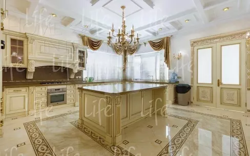 2-этажный коттедж 612 м² с отделкой