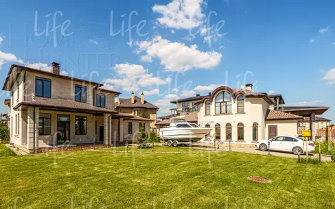 2-этажный коттедж 400 м² с отделкой