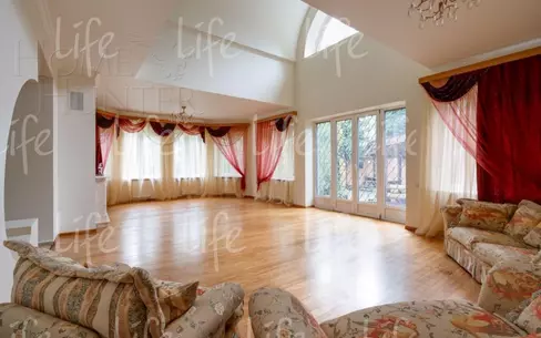 2-этажный коттедж 370 м² с отделкой