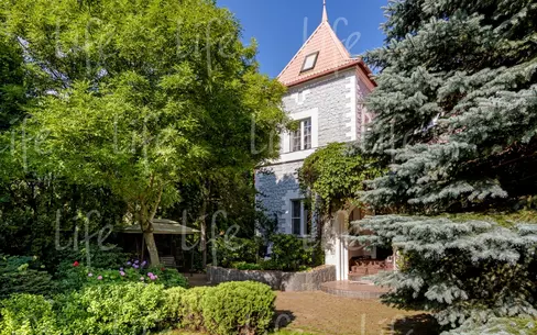 2-этажный коттедж 490 м² с отделкой