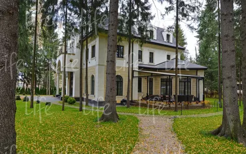 2-этажный коттедж 800 м² с отделкой