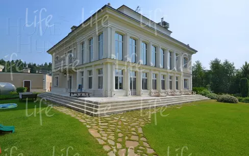 2-этажный коттедж 985 м² с отделкой
