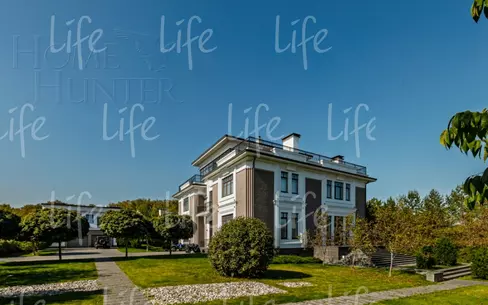 3-этажный коттедж 1 185 м² с отделкой