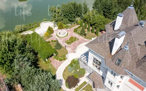 2-этажный коттедж 800 м² с отделкой