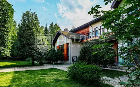 2-этажный коттедж 1 825 м² с отделкой