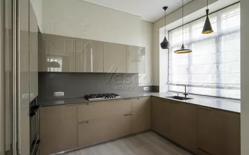 2-этажный коттедж 320 м² с отделкой