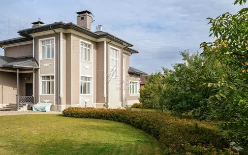 2-этажный коттедж 320 м² с отделкой