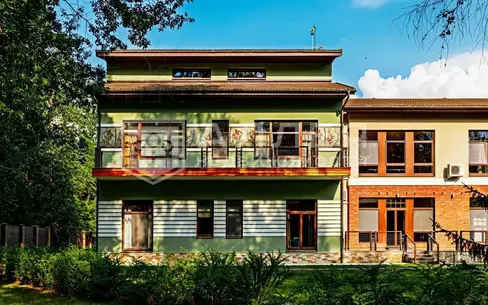 2-этажный коттедж 1 825 м² с отделкой