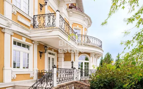 2-этажный коттедж 1 624 м² с отделкой