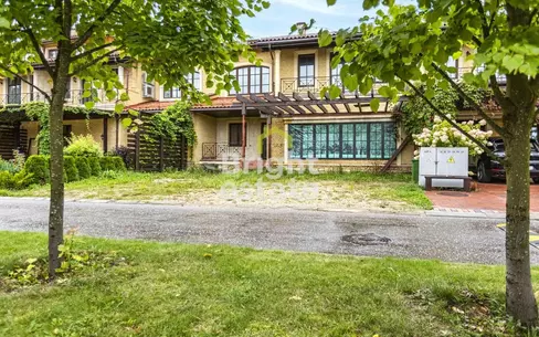 2-этажный таунхаус 330 м² без отделки