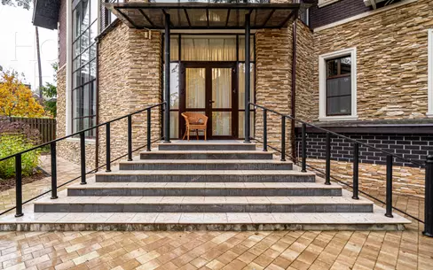 2-этажный коттедж 750 м² с отделкой