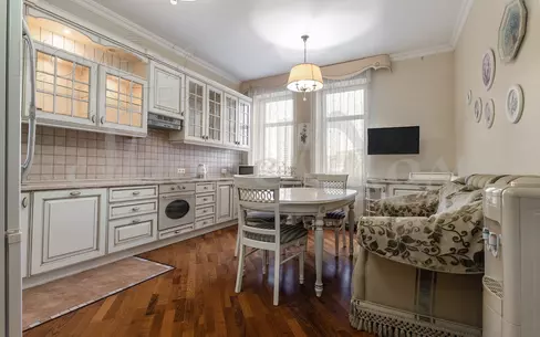 4-КОМН. КВАРТИРА С ОТДЕЛКОЙ 165.4 М² НА 4 ЭТАЖЕ