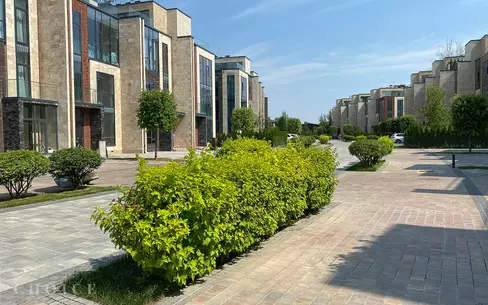 3-этажный таунхаус 310 м² с отделкой