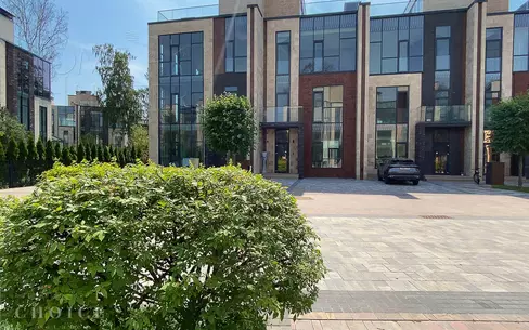 3-этажный таунхаус 310 м² с отделкой