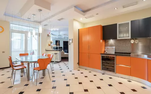 4-КОМН. КВАРТИРА С ОТДЕЛКОЙ 200 М² НА 18 ЭТАЖЕ