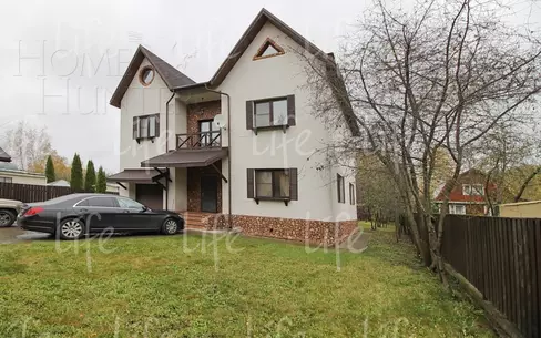 2-этажный коттедж 300 м² с отделкой