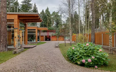 2-этажный коттедж 2 800 м² с отделкой