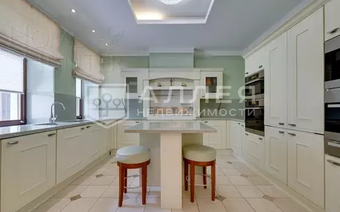 2-этажный коттедж 550 м² с отделкой