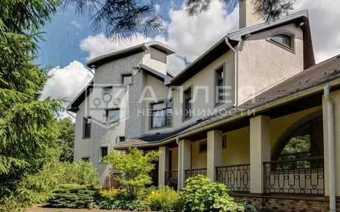 2-этажный коттедж 550 м² с отделкой