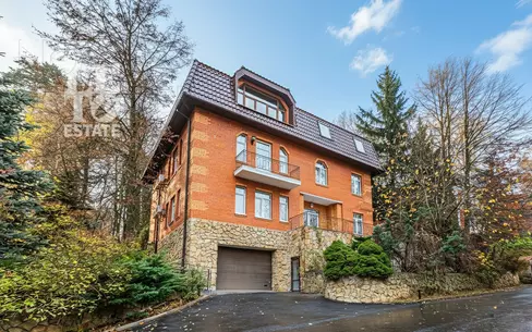 3-этажный коттедж 472 м² без отделки