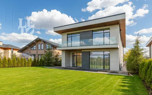 2-этажный коттедж 300 м² с отделкой