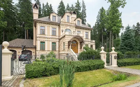 2-этажный коттедж 822 м² с отделкой