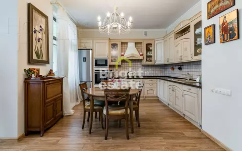 2-этажный таунхаус 220 м² с отделкой