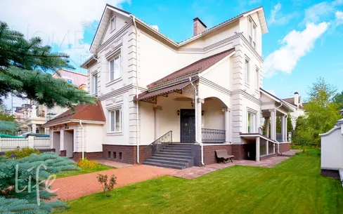 2-этажный коттедж 500 м² с отделкой