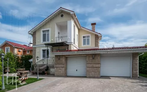 2-этажный коттедж 250 м² с отделкой