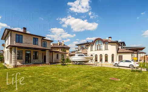 2-этажный коттедж 400 м² с отделкой