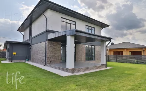 2-этажный коттедж 250 м² с отделкой