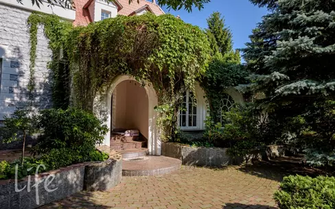 2-этажный коттедж 490 м² с отделкой