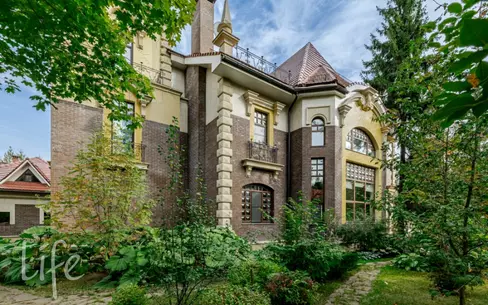 2-этажный коттедж 970 м² с отделкой