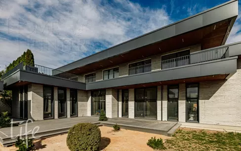 2-этажный коттедж 917.3 м² без отделки