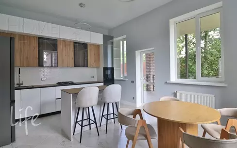 3-этажный коттедж 372 м² с отделкой