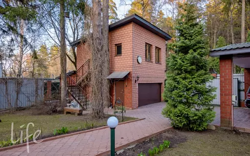 3-этажный коттедж 450 м² с отделкой