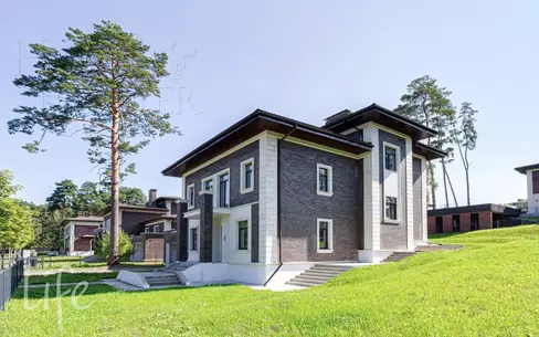 2-этажный коттедж 390 м² без отделки