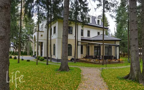 2-этажный коттедж 800 м² с отделкой