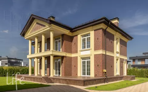 2-этажный коттедж 900 м² с отделкой