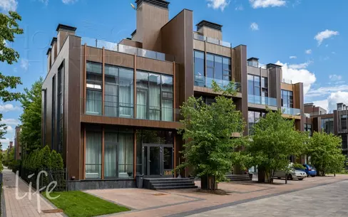 3-этажный таунхаус 238 м² без отделки