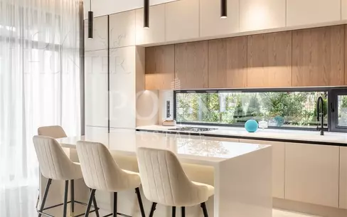 2-этажный коттедж 300 м² с отделкой