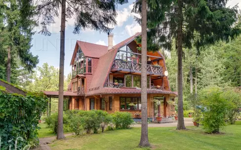 3-этажный коттедж 650 м² с отделкой