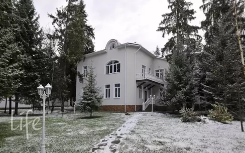 2-этажный коттедж 868 м² с отделкой