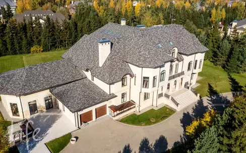 2-этажный коттедж 2 800 м² без отделки