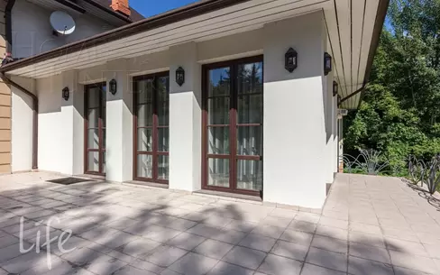 2-этажный коттедж 650 м² с отделкой