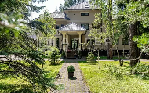 2-этажный коттедж 850 м² с отделкой